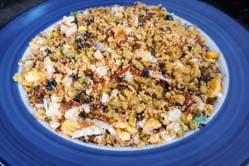 farofa de abacaxi para almoço ou jantar (Canva)