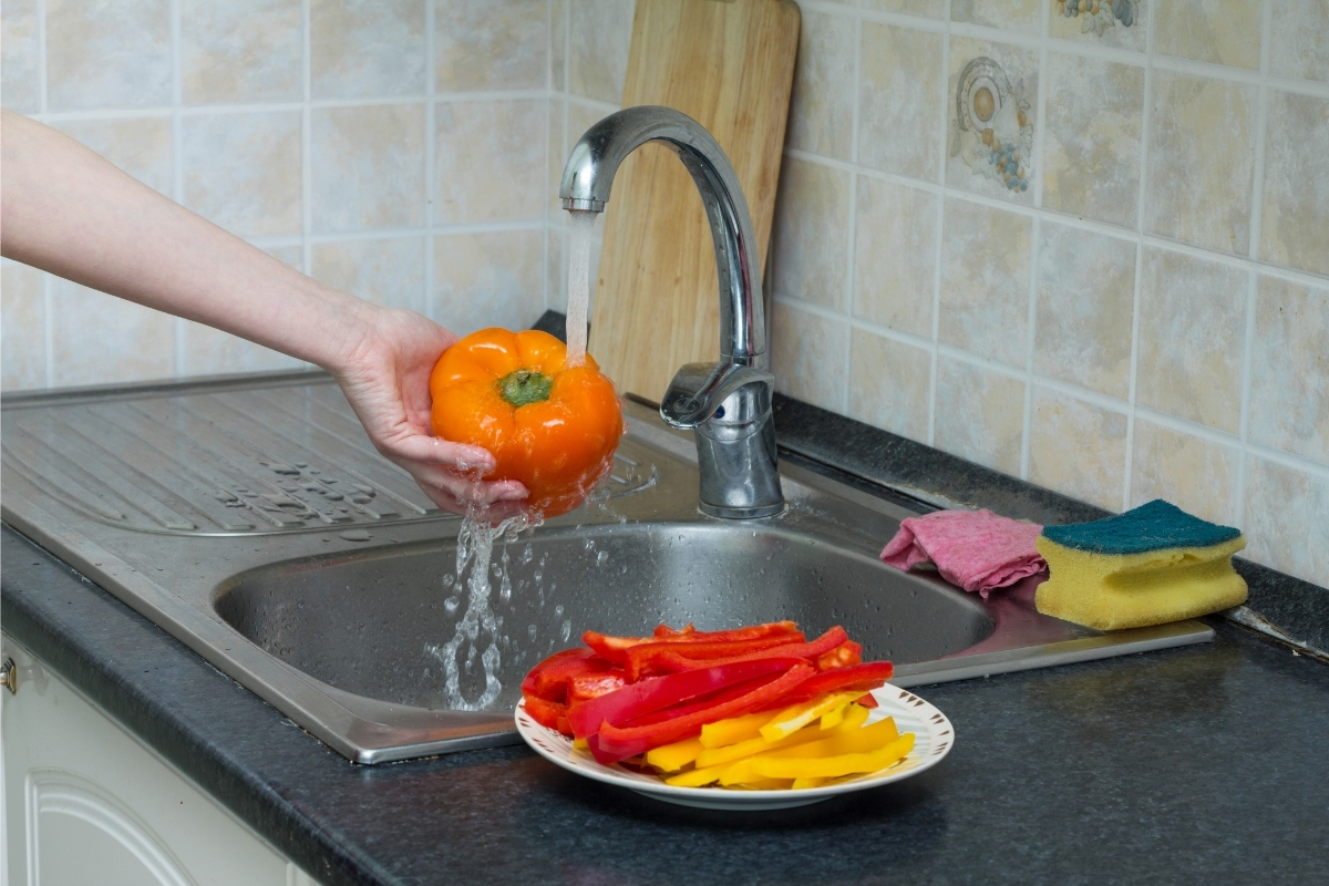 Dicas de economia de água e energia no dia a dia da cozinha; confira e pratique todas elas