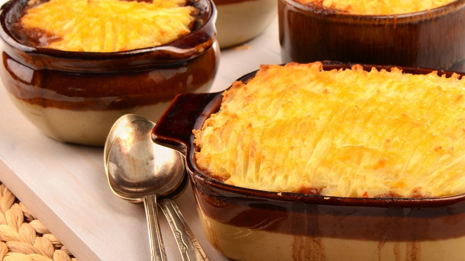 Escondidinho de mandioca com carne seca 10 porções diferenciadas