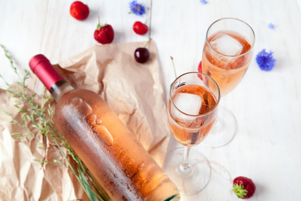 Drink com vinho: confira sugestões de bebida mista para sextar em grande estilo