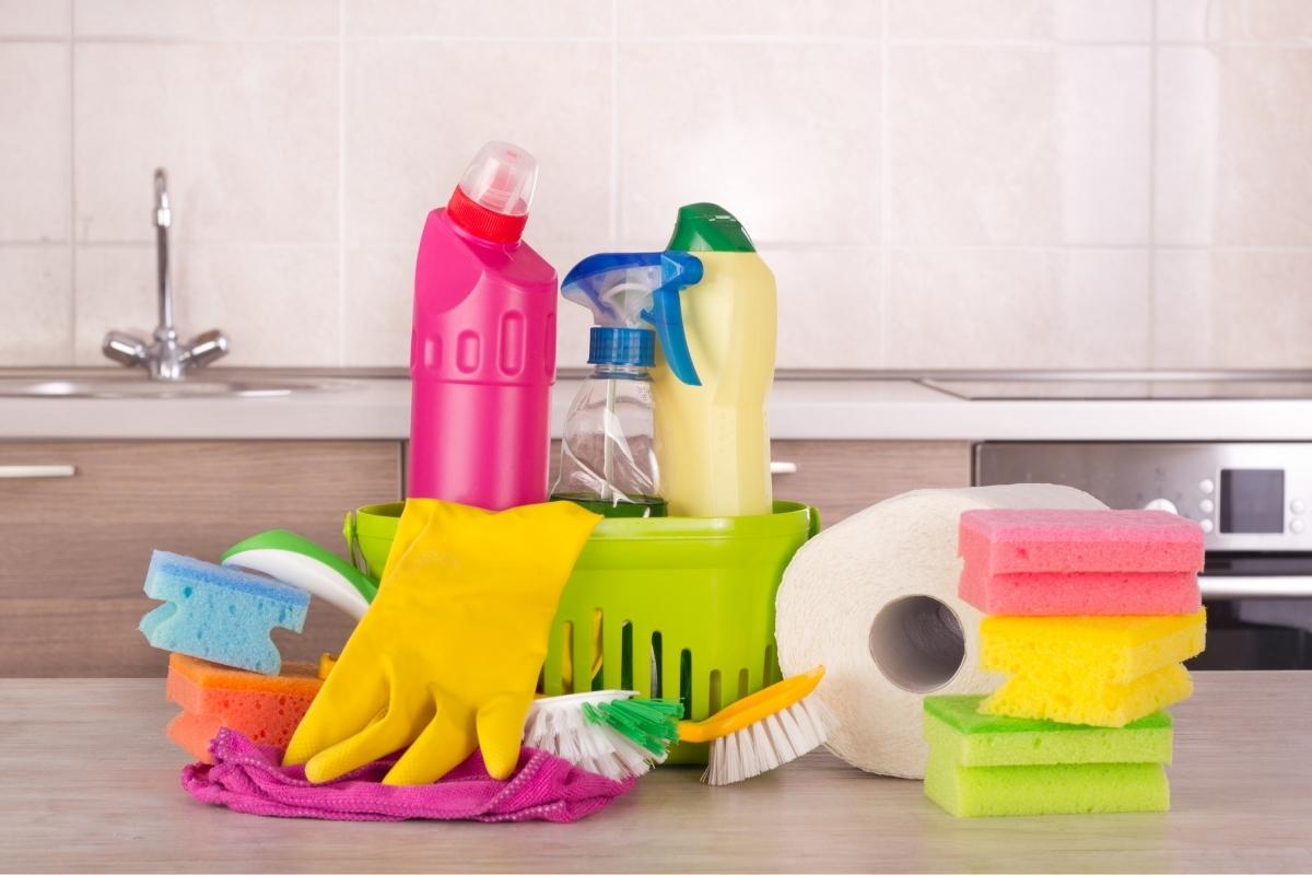 3 dicas para fazer a faxina rápida na cozinha: veja como deixar o ambiente limpo sem gastar tempo