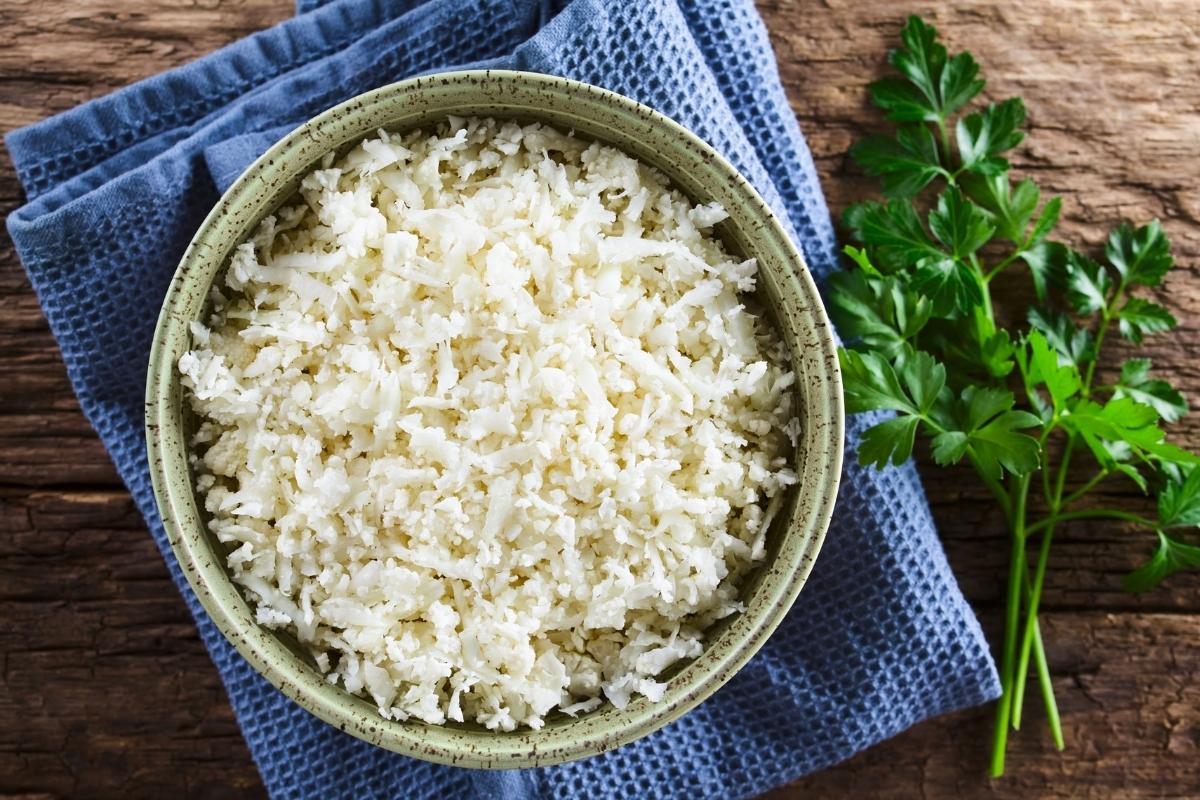 Como fazer um arroz perfeito em 5 passos: confira as etapas para ter uma receita divina