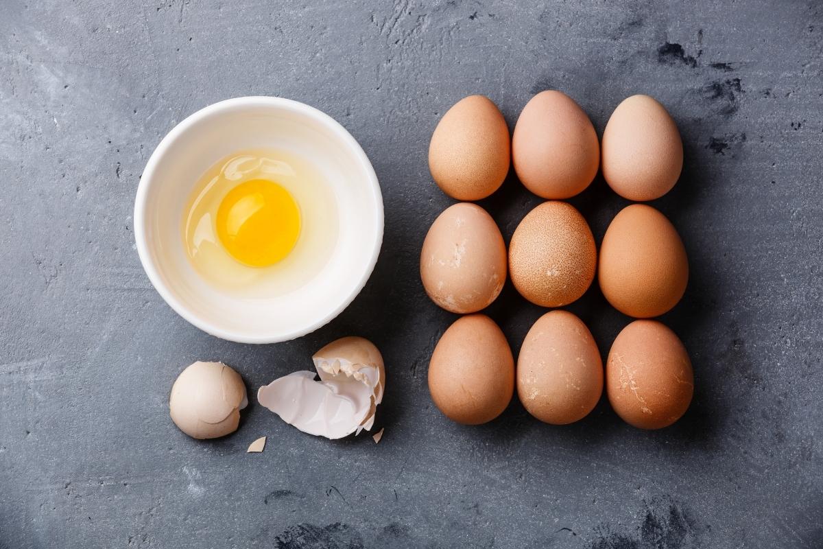 Como saber se os ovos estão seguros para o consumo
