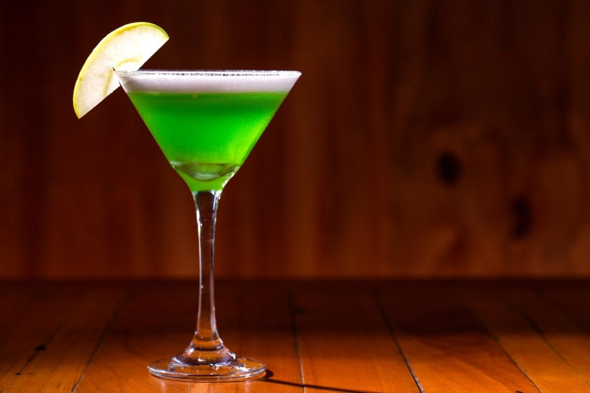 Drink Apple Martini: confira essa bebida mista perfeita para aproveitar à noite! Veja sugestões 