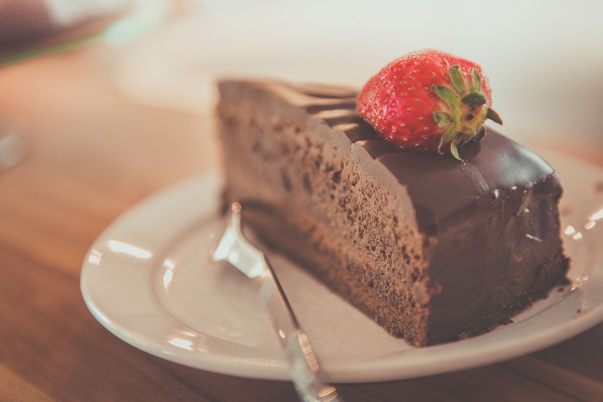 Receita de bolo de chocolate recheado