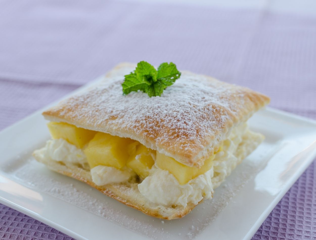 Pavê de abacaxi simples; uma receita deliciosa e prática para os dias de calor