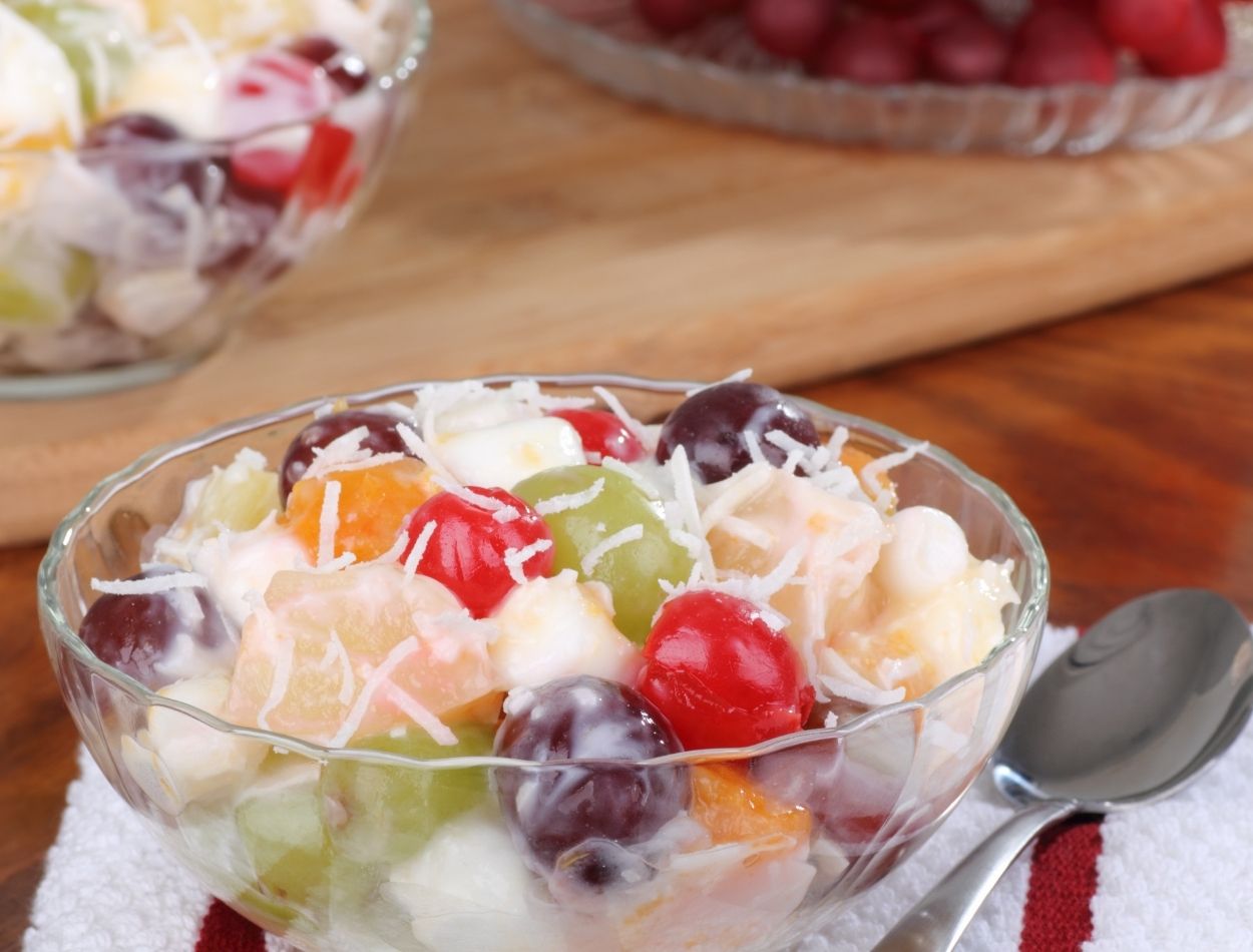 Salada de frutas com iogurte: receita leve, gostosa e saudável