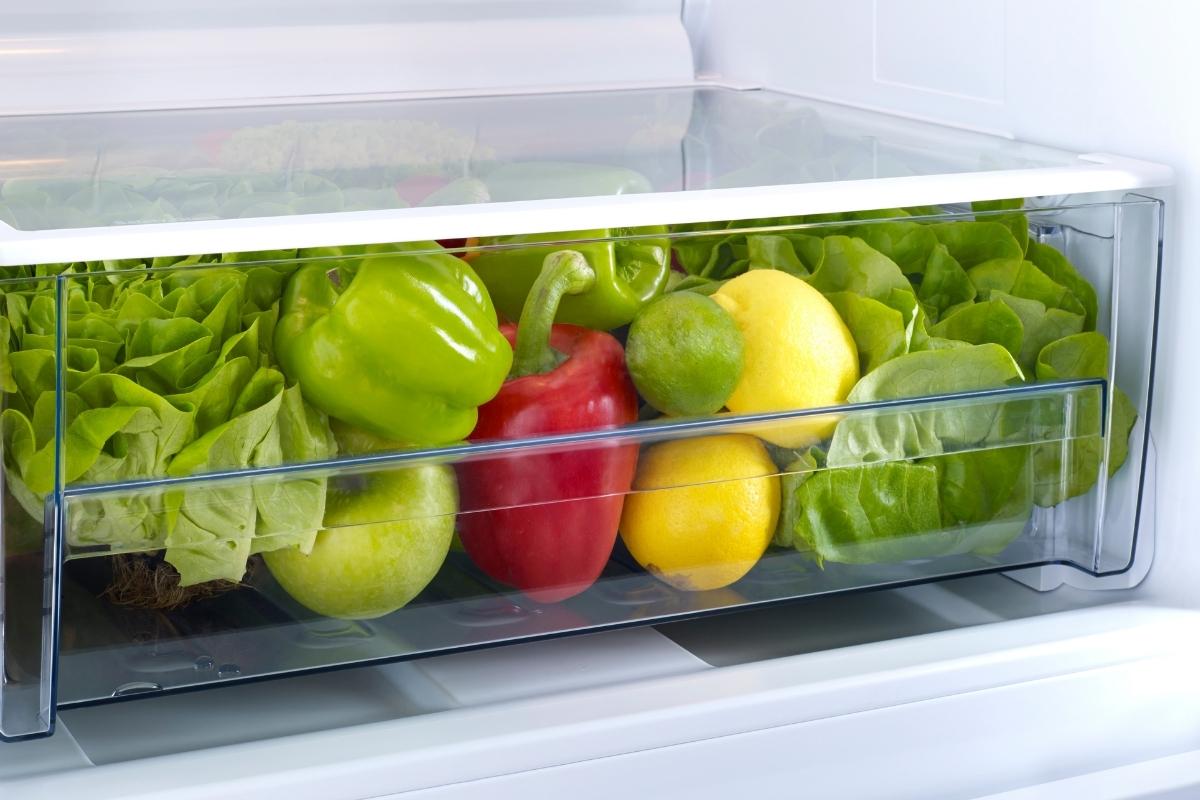 Como conservar hortaliças mais fresquinhas na geladeira: veja dicas para ter folhas sempre saudáveis
