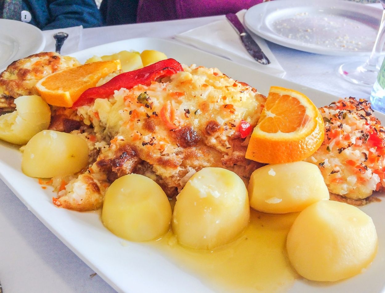 Receita de bacalhau com batatas: um prato incrivelmente saboroso que rende 06 porções