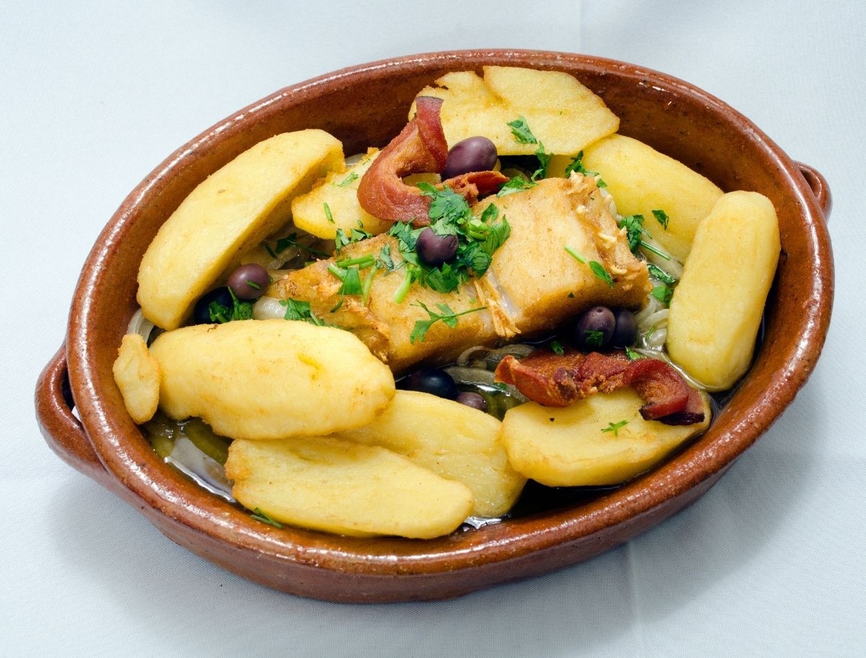 Receita de bacalhau com batatas: um prato incrivelmente saboroso que rende 06 porções