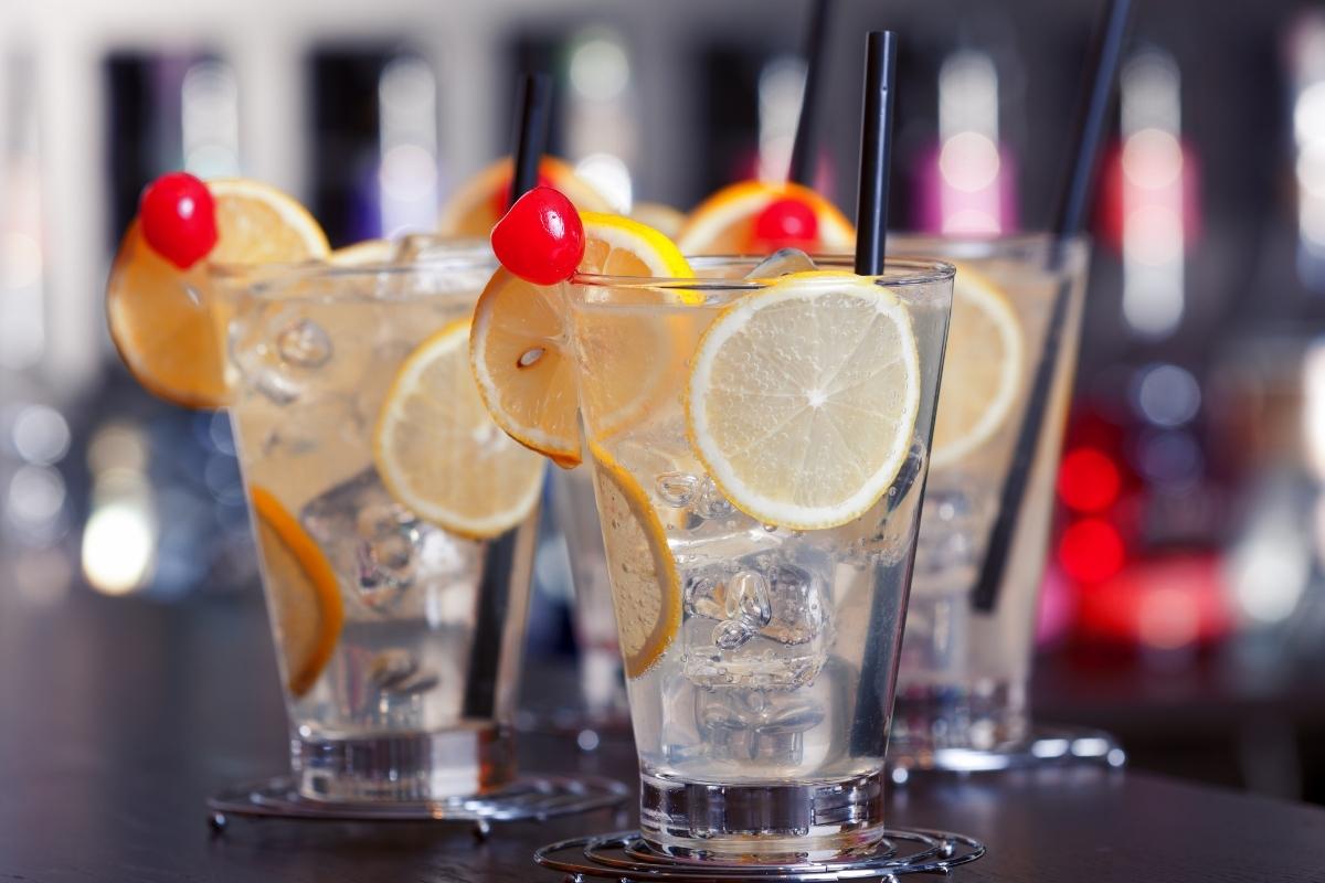 Drink Tom Collins: bebida mista à base de Gin para você experimentar; confira versões incríveis
