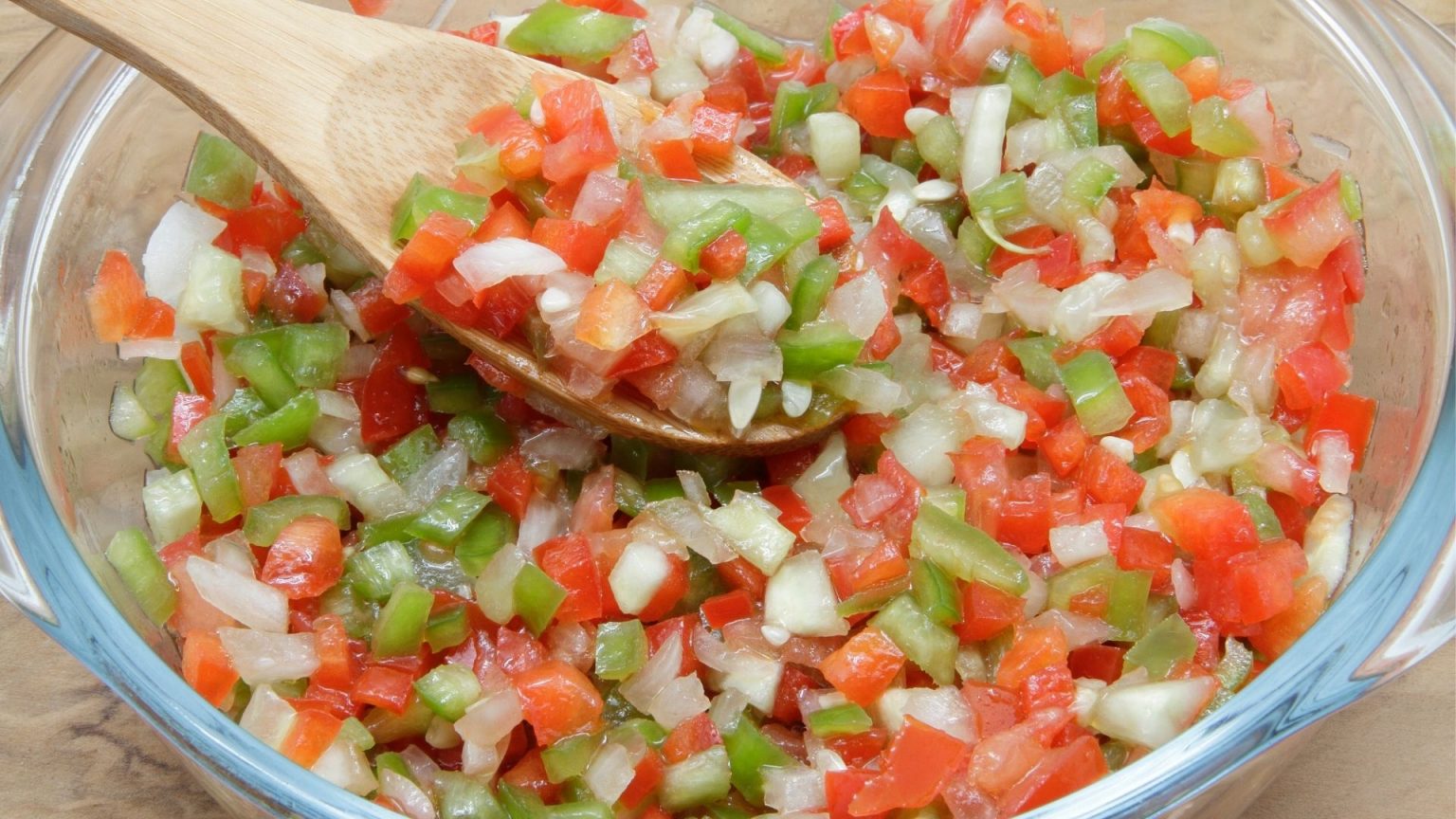 Receita de vinagrete simples cheia de sabor: 08 porções incríveis