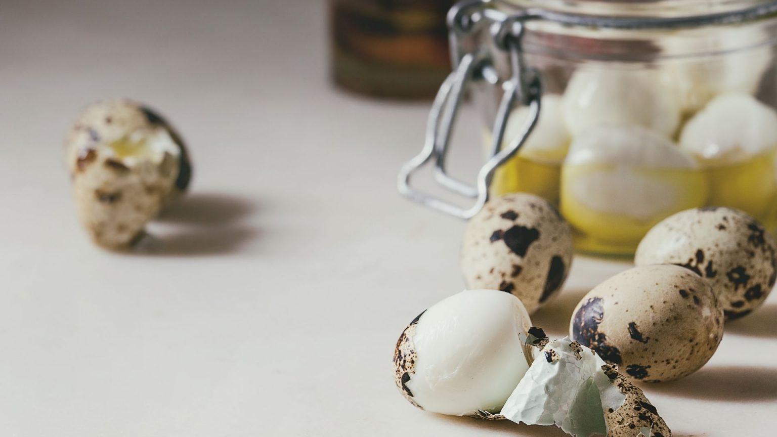 Como fazer conserva de ovos de codorna veja dicas