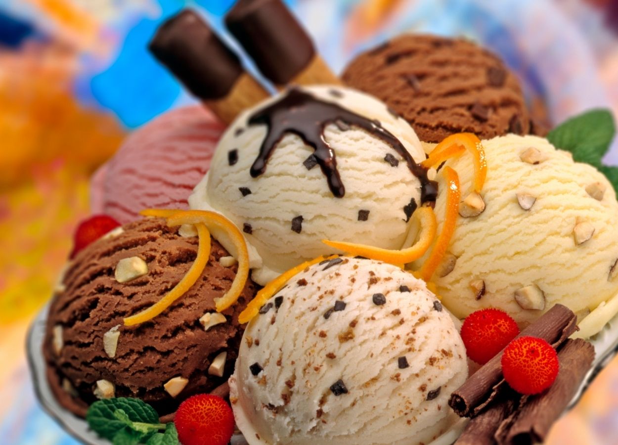 Sorvete caseiro com gelatina para a sobremesa