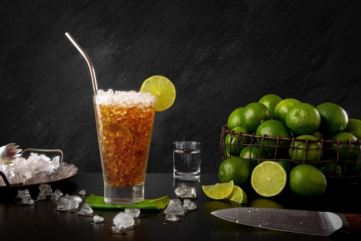 Drink Lemon’Rum: veja como preparar essa bebida mista 
