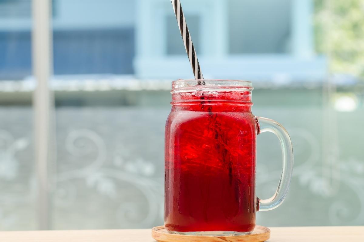 Drink Vermelho: saiba como preparar bebida mista sem álcool super saborosa