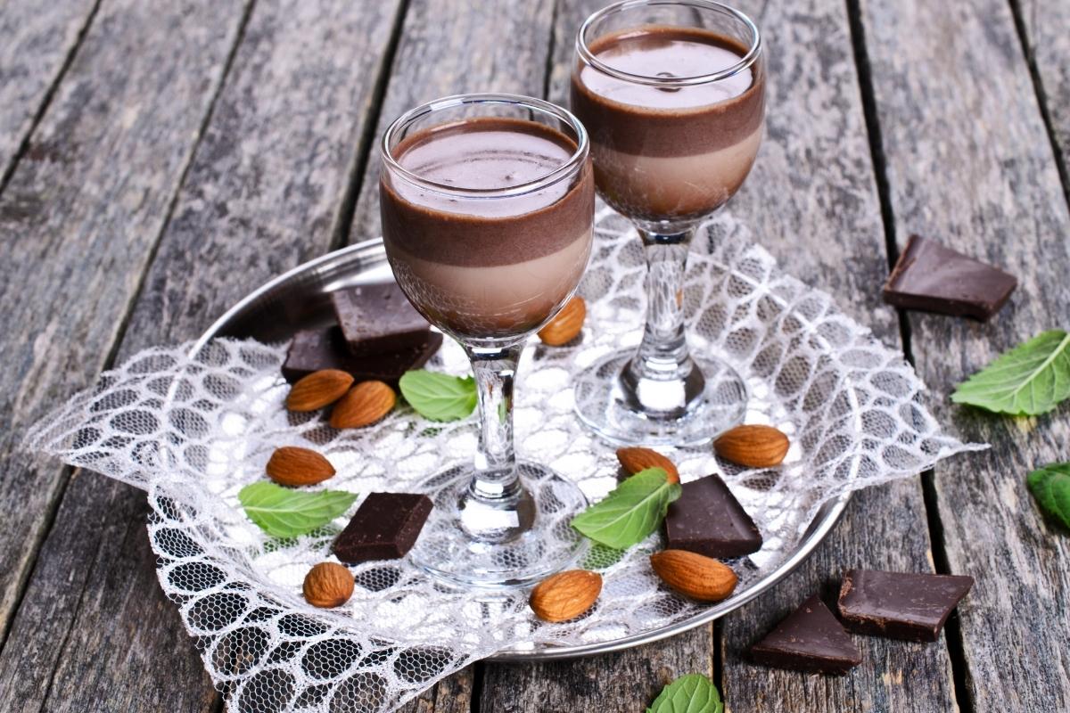 Drink Licor de Chocolate: saiba como preparar essa bebida mista que dispensa comentários