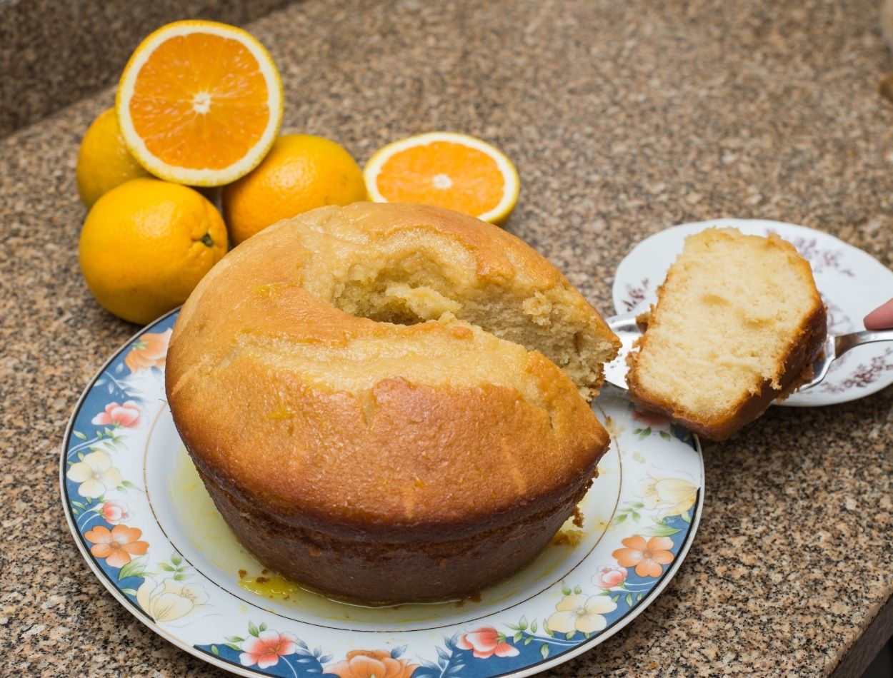 Bolo de laranja sem ovos e sem leite; receita perfeita para fazer hoje mesmo!