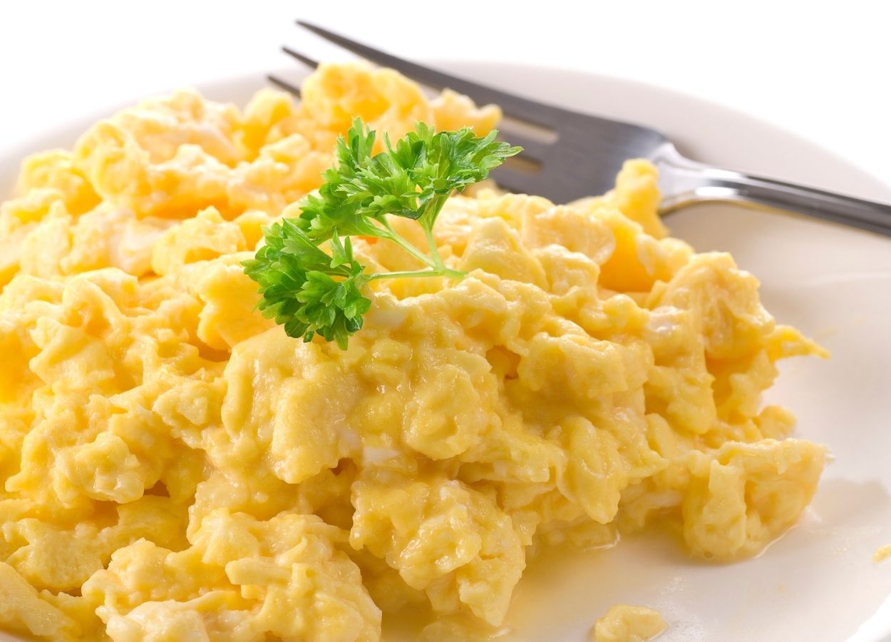 dicas de ovos mexidos cremosos para café da manhã