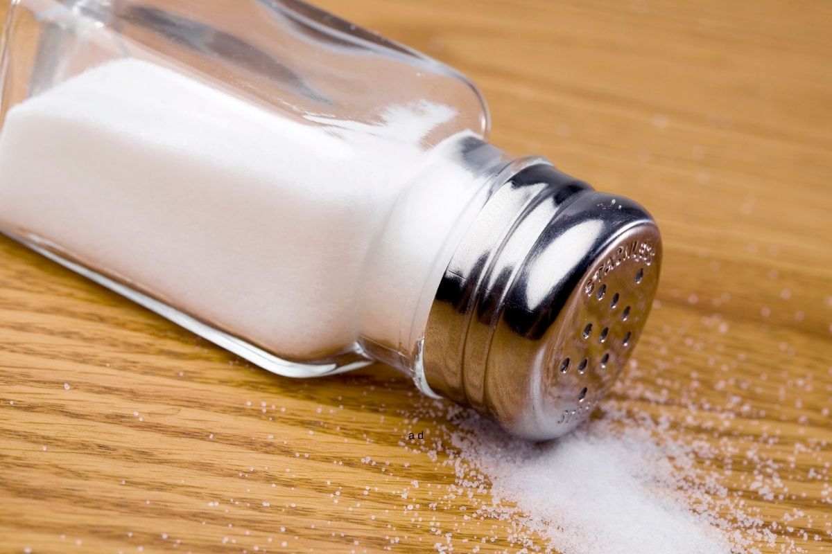 dicas de como usar o sal como aliado na limpeza