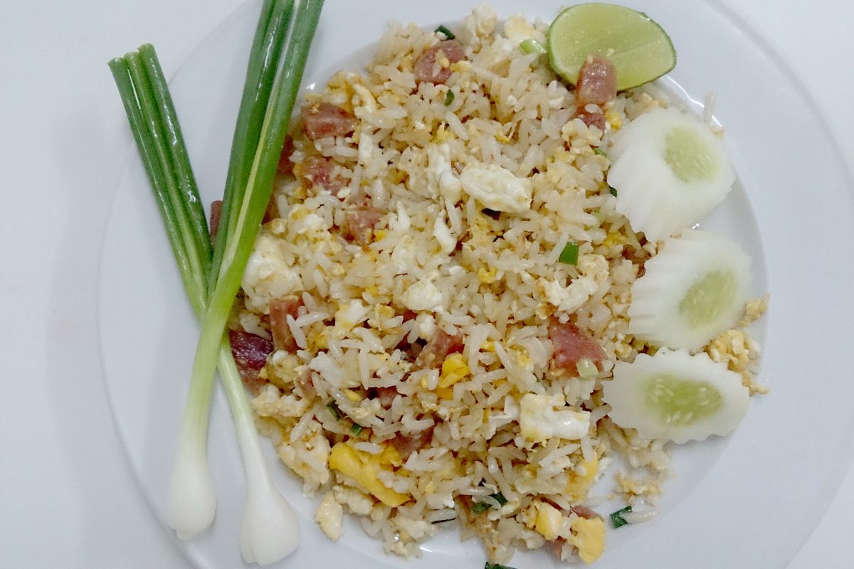 Arroz temperado à mineira: Receita simples para deixar o arroz muito mais saboroso - Foto: Canva