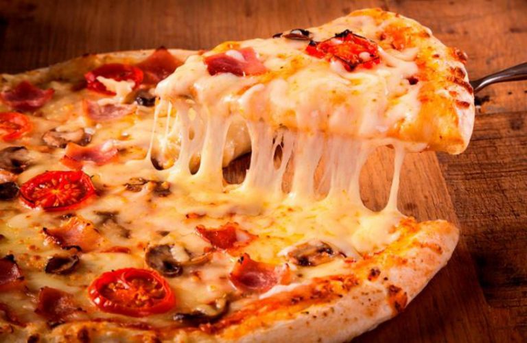 Pizza de liquidificador fácil de fazer (Imagem Meia Hora)