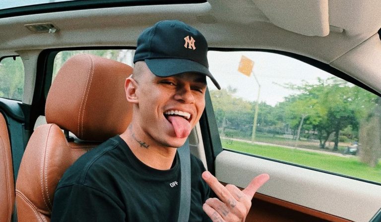 MC Maneirinho cantor funkeiro