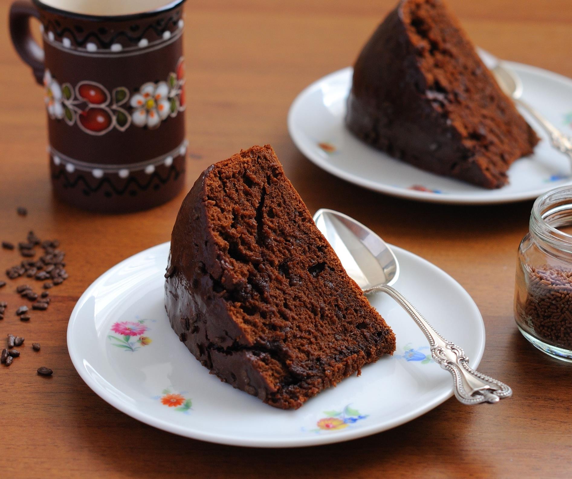 bolo de café com chocolate molhadinho