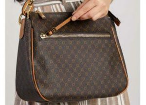Bolsa monograma: padronagem que retornou com força