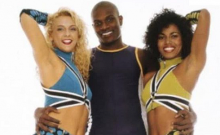 Imagem: Carla Perez, Jacaré e Débora Brasil, dançarinos da primeira formação do "É o Tchan!" (Reprodução/Instagram)