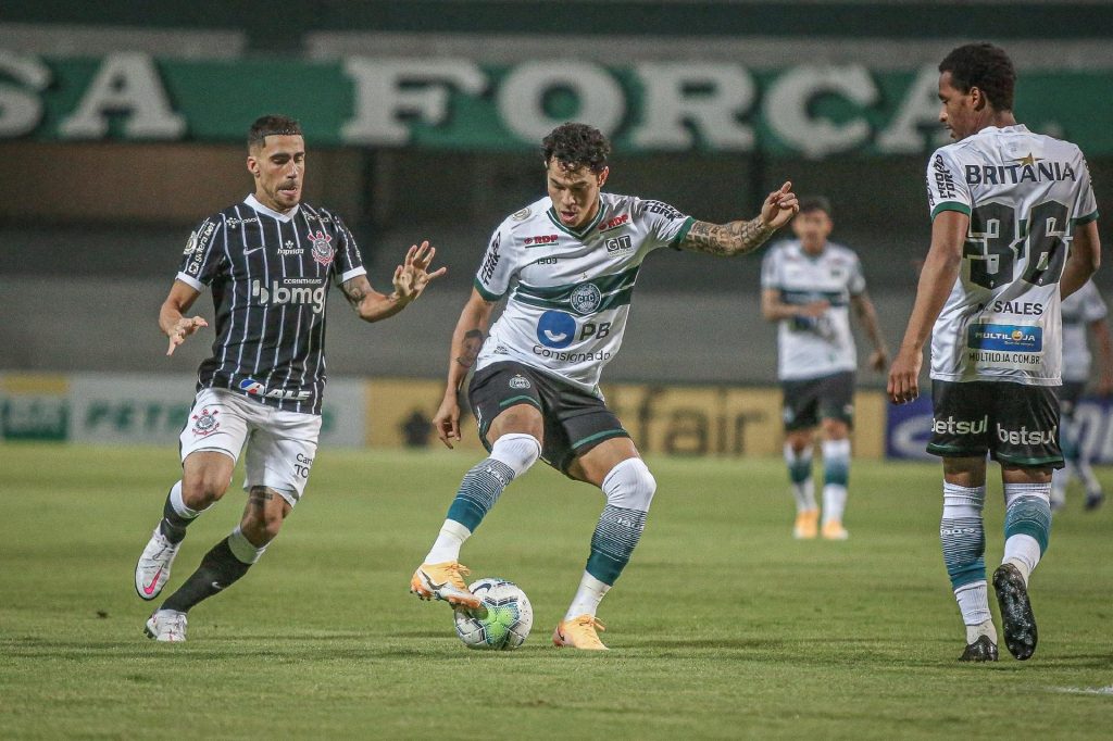 Corinthians Vence E Se Afasta Da Zona De Rebaixamento