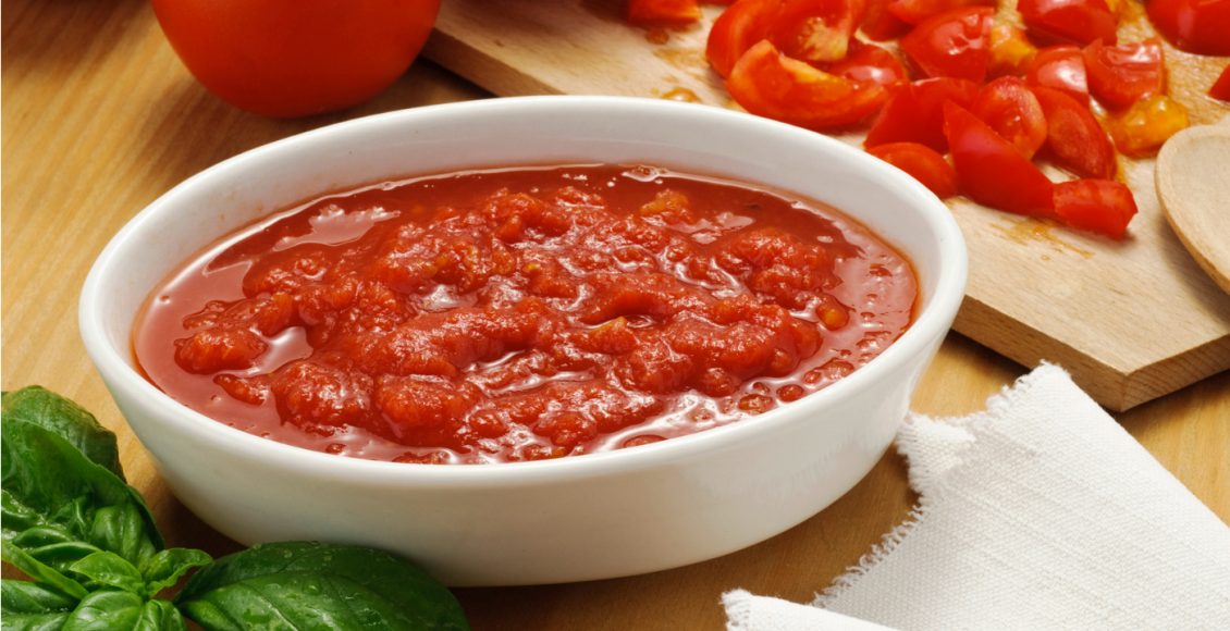 Receita de molho de tomate caseiro perfeita; o melhor para uso no dia a dia