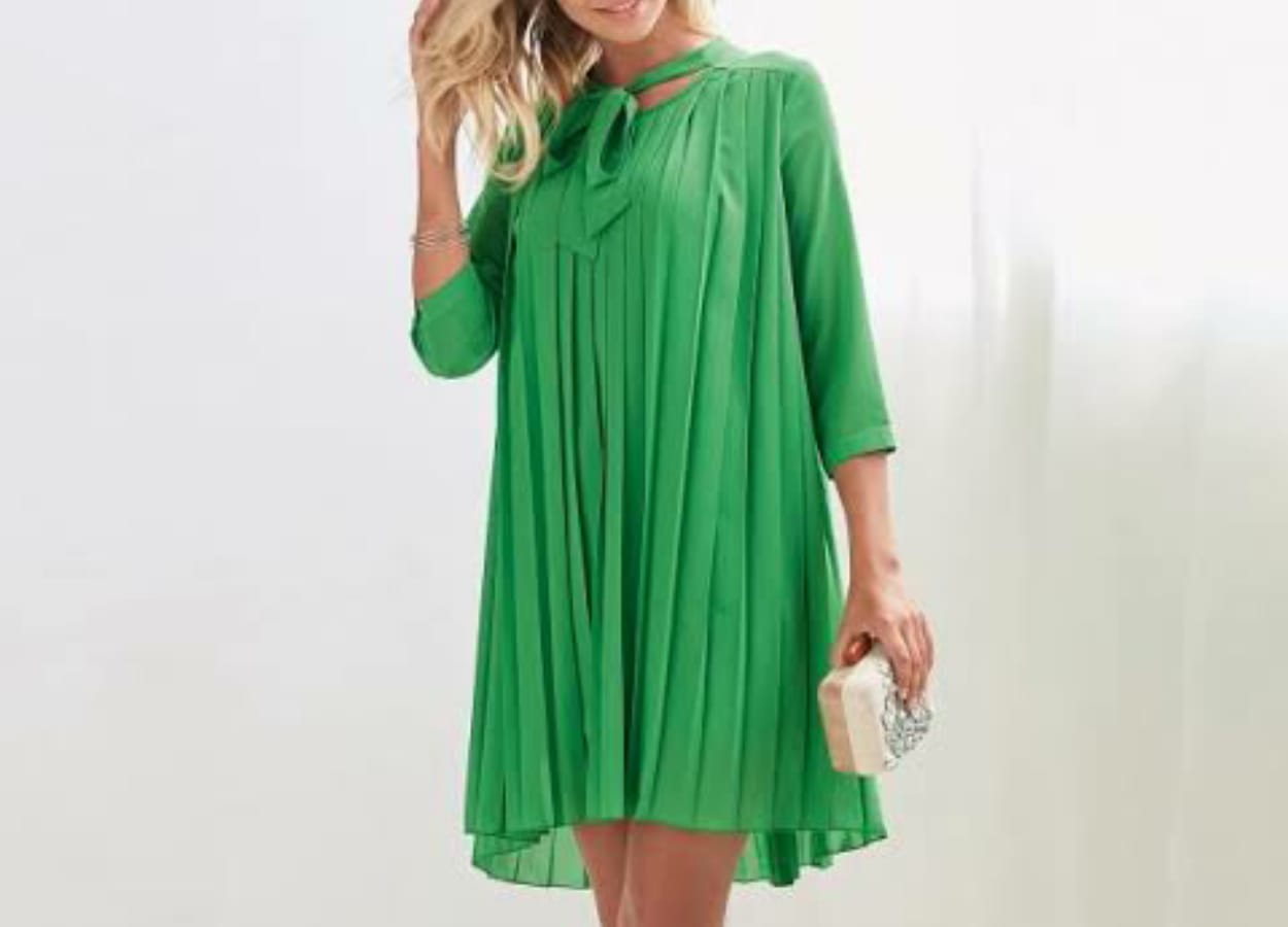 A elegância é que dita o motivo real da explosão da tendência nos tons verdes dos vestidos