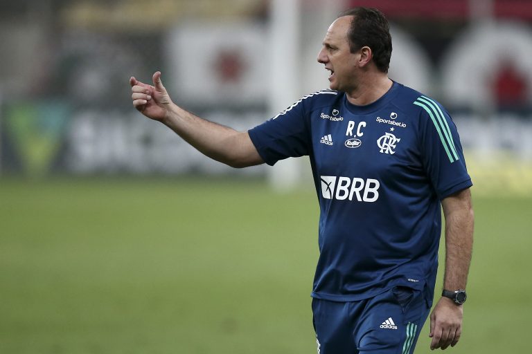Rogério Ceni sai em defesa de zagueiro do Flamengo expulso contra o Botafogo