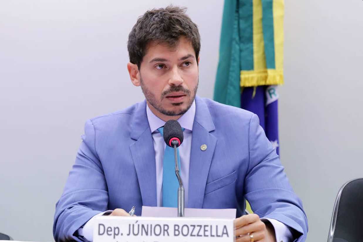 Deputado Bozzella critica Bolsonaro