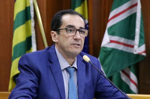 Auxílio de R$ 250 é insuficiente para famílias vulneráveis, diz senador Kajuru