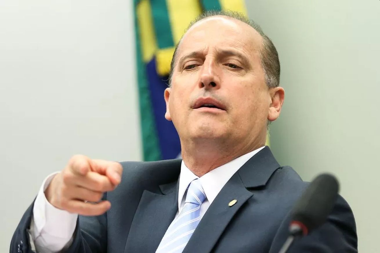 Onyx Lorenzoni sai em defesa da gestão do governo Bolsonaro na pandemia