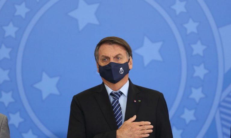 Deputado diz que Bolsonaro transformou brasileiros em "párias mundiais"; entenda