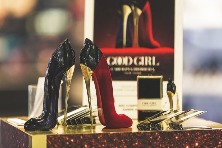 Resenha Good Girl Carolina Herrera: conheça melhor o 'perfume do salto'