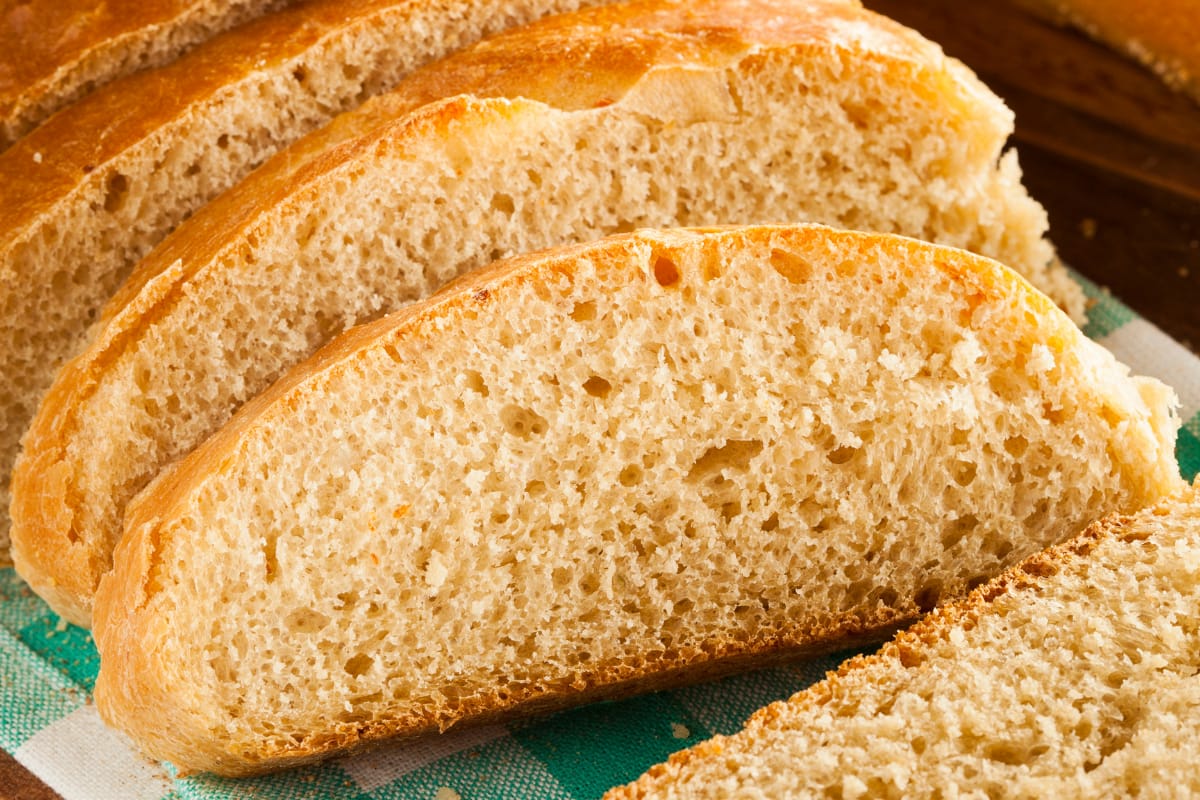 Este é um dos principais alimentos que sustenta os povos há tempos, pão no café da manhã