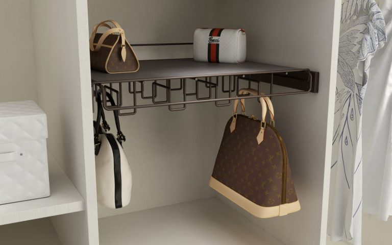 Como organizar bolsas: veja dicas de como arrumar no guarda-roupas pequeno