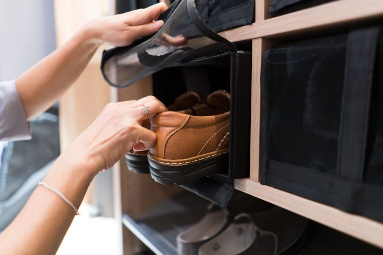 Como organizar sapatos com pouco espaço: confira 5 dias maravilhosas