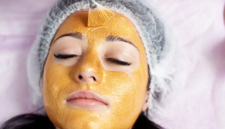 Máscara facial com mel e açafrão: saiba como fazer e confira todos os benefícios maravilhosos