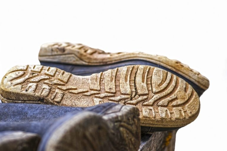 como clarear solados amarelos dos sapatos