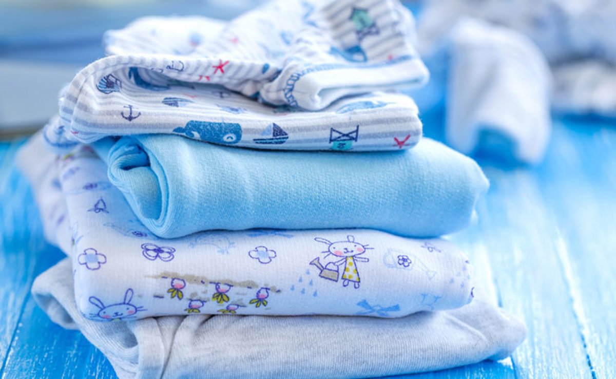Como lavar roupa de bebê na máquina: veja 5 dicas incríveis e eficazes