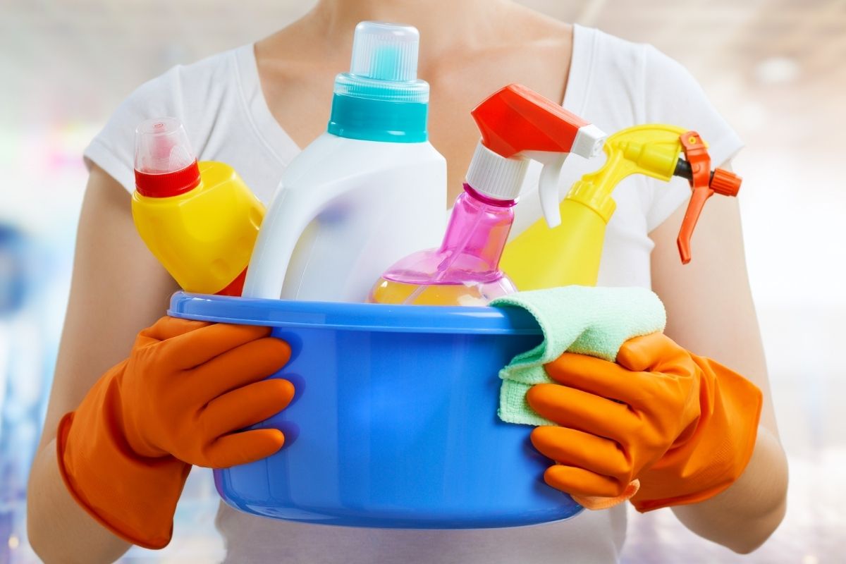 dicas para economizar em produtos de limpeza