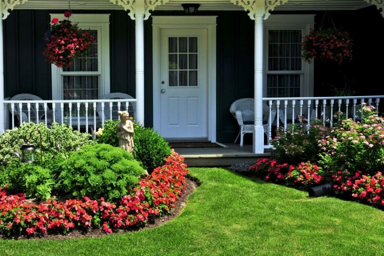 Confira 7 ideias para plantar um jardim na frente de casa - Reprodução: Canva