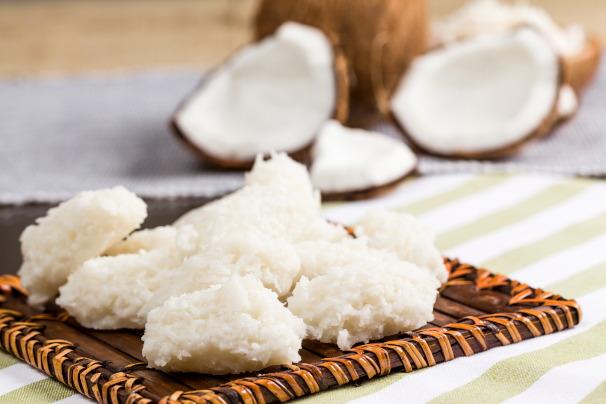 Receita de cocada branca, sequinha, PERFEITA e bem fácil de fazer! - Foto: Canva Pró Receita de cocada branca, sequinha, PERFEITA e bem fácil de fazer! - Foto: Canva Pró