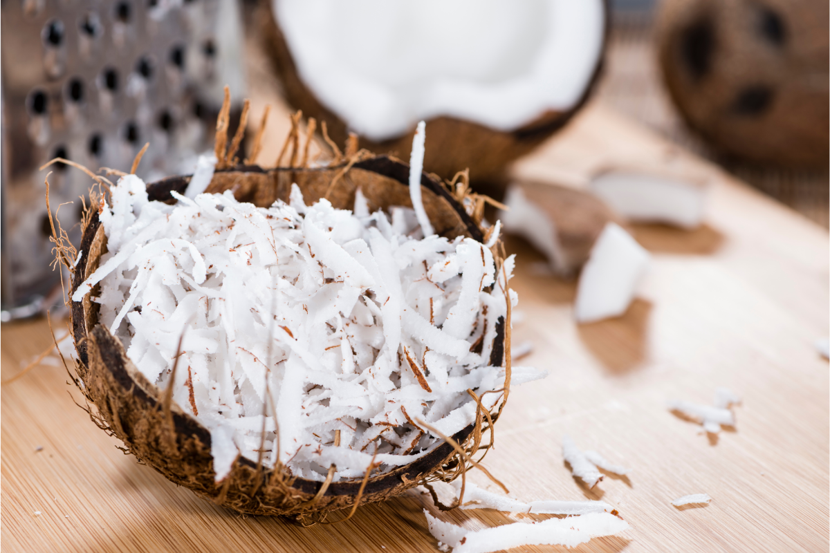 Receita de cocada branca, sequinha, PERFEITA e bem fácil de fazer! - Foto: Canva Pró Receita de cocada branca, sequinha, PERFEITA e bem fácil de fazer! - Foto: Canva Pró