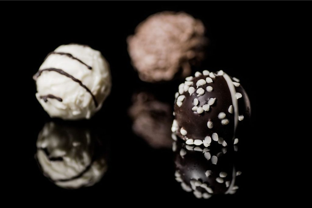 Trufa de chocolate; confira essas dicas incríveis para fazer em casa e surpreender. Foto: Pixabay